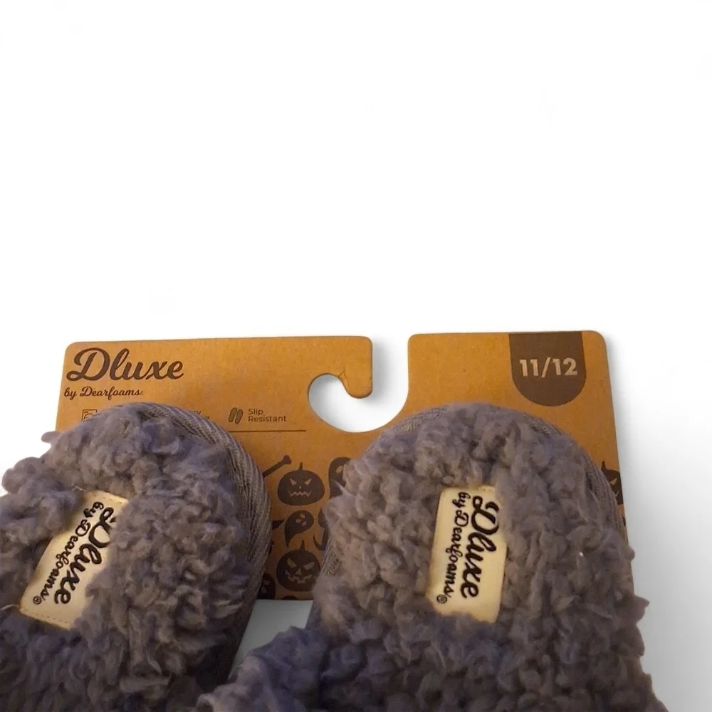 Dluxe by Dearfoams Kids Skeleton Peace Sign Slippers Size 11/12